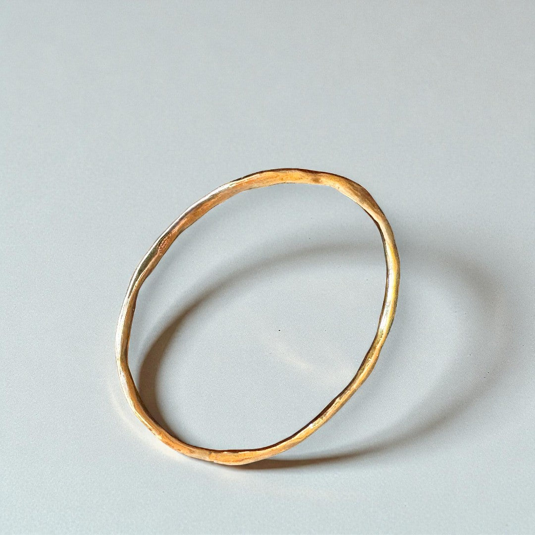 Pulsera BC3 en oro de la colección Candela fondo neutro